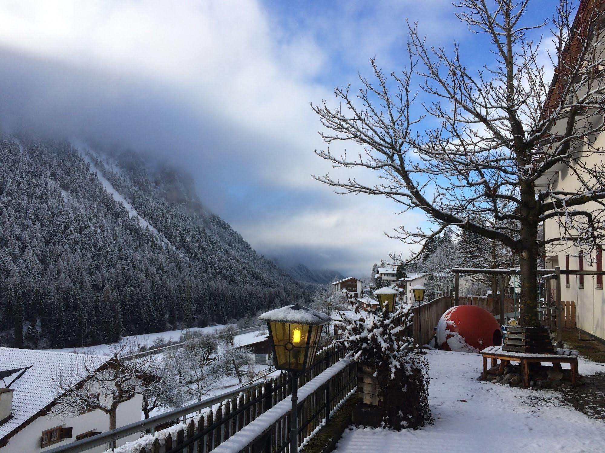 Hotel Schoental Filisur Exterior photo